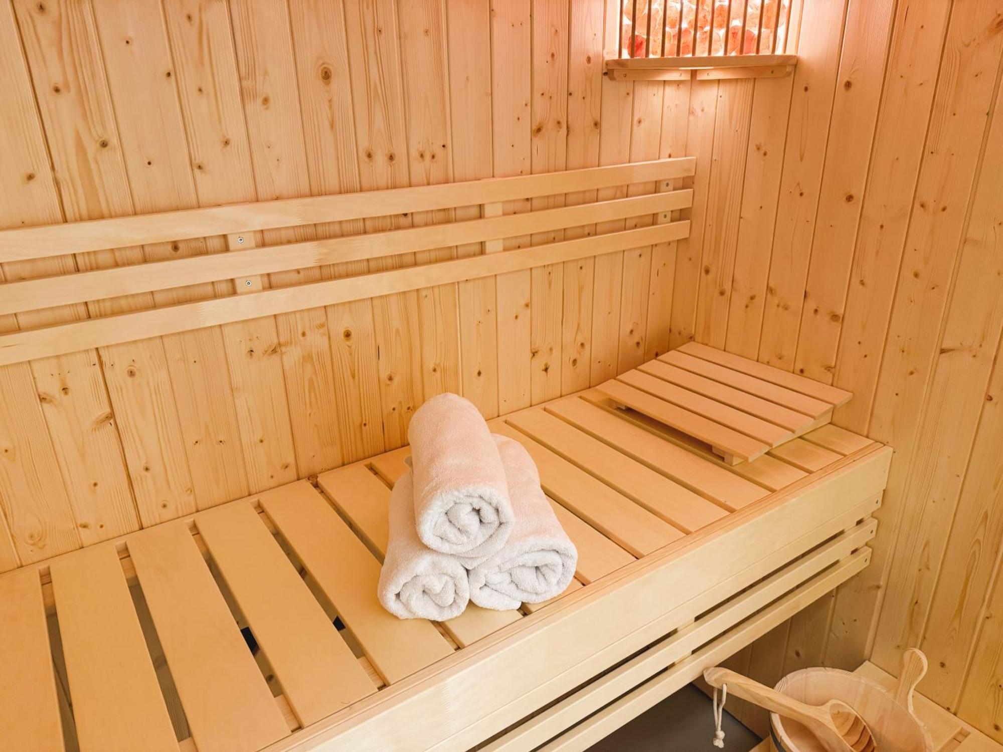 Coco Romantic In Central Antwerp - Sauna Kültér fotó